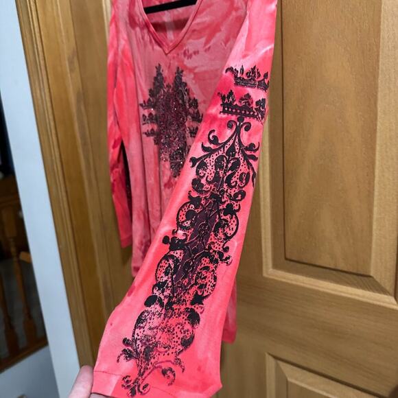 Rebel Harley Hysteric Affliction Pink Tye-Dye V-Neck Embellishment Front & Back - Picture 3 of 9